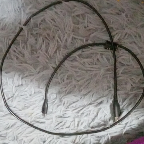 Sylvania Purple WATERPROOF BLUETOOTH SPEAKER with charger - Picture 4 of 4